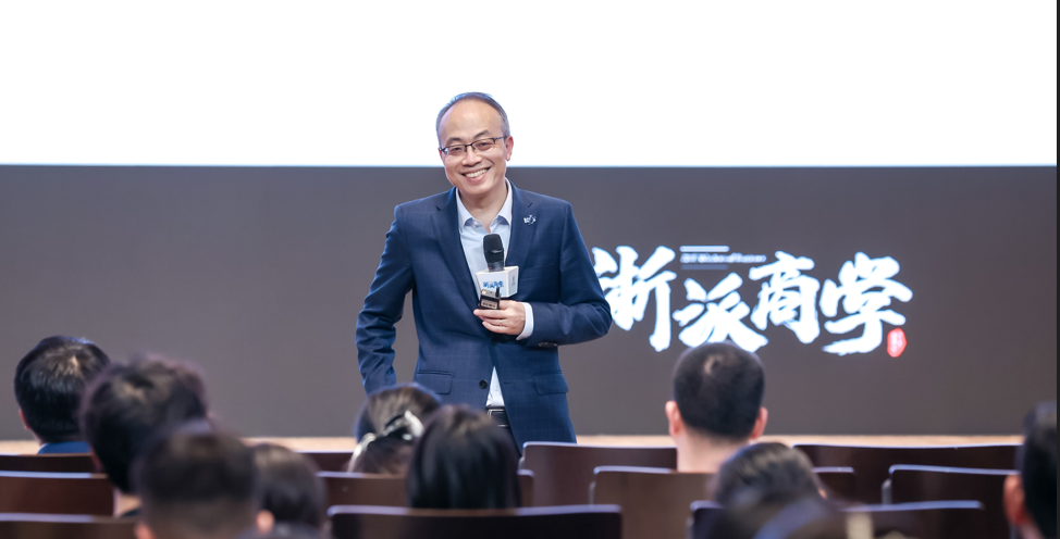 如何成为AI时代的“超级个体”？